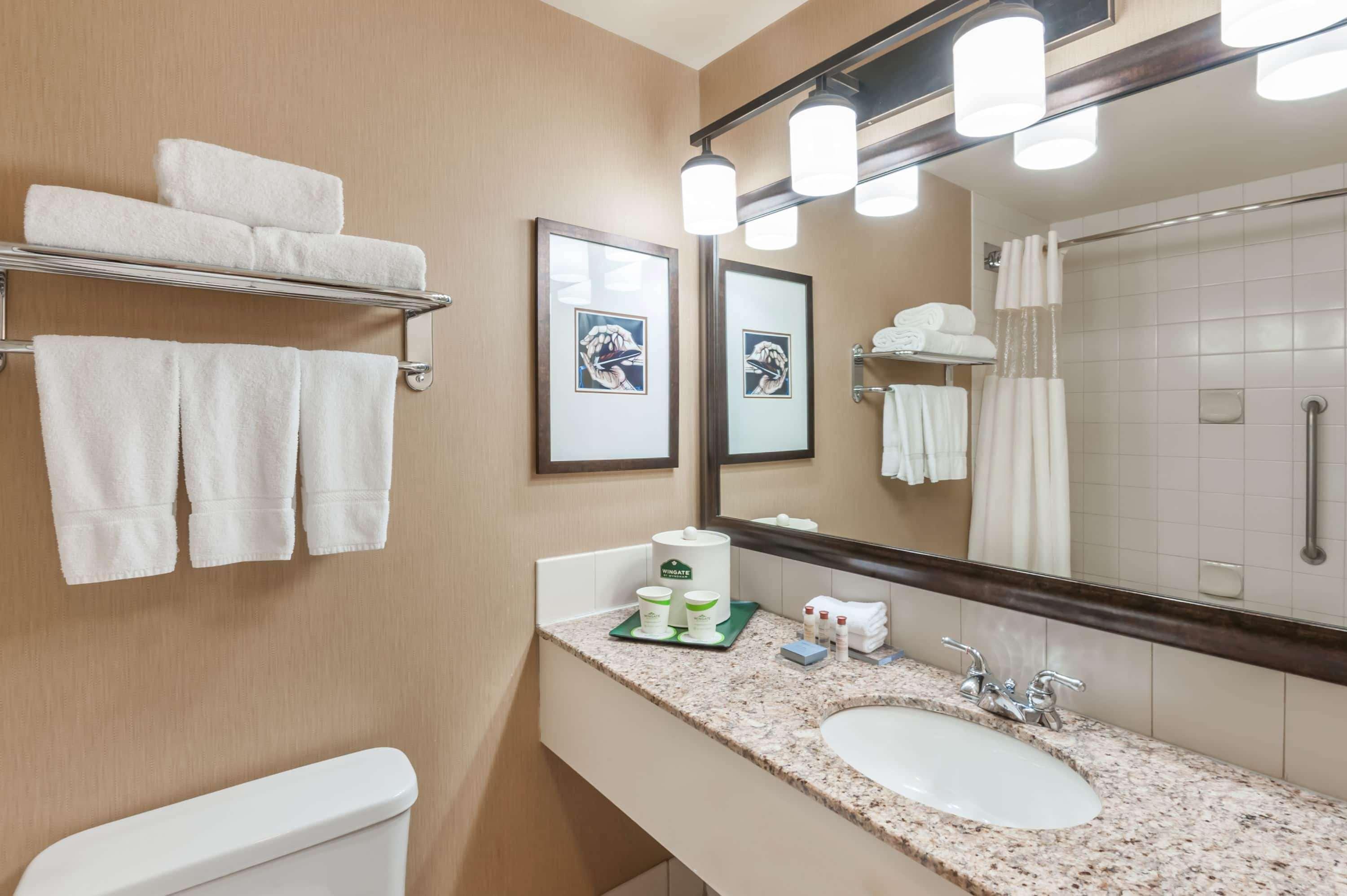 Hotel Wingate By Wyndham - Edmonton West Esterno foto