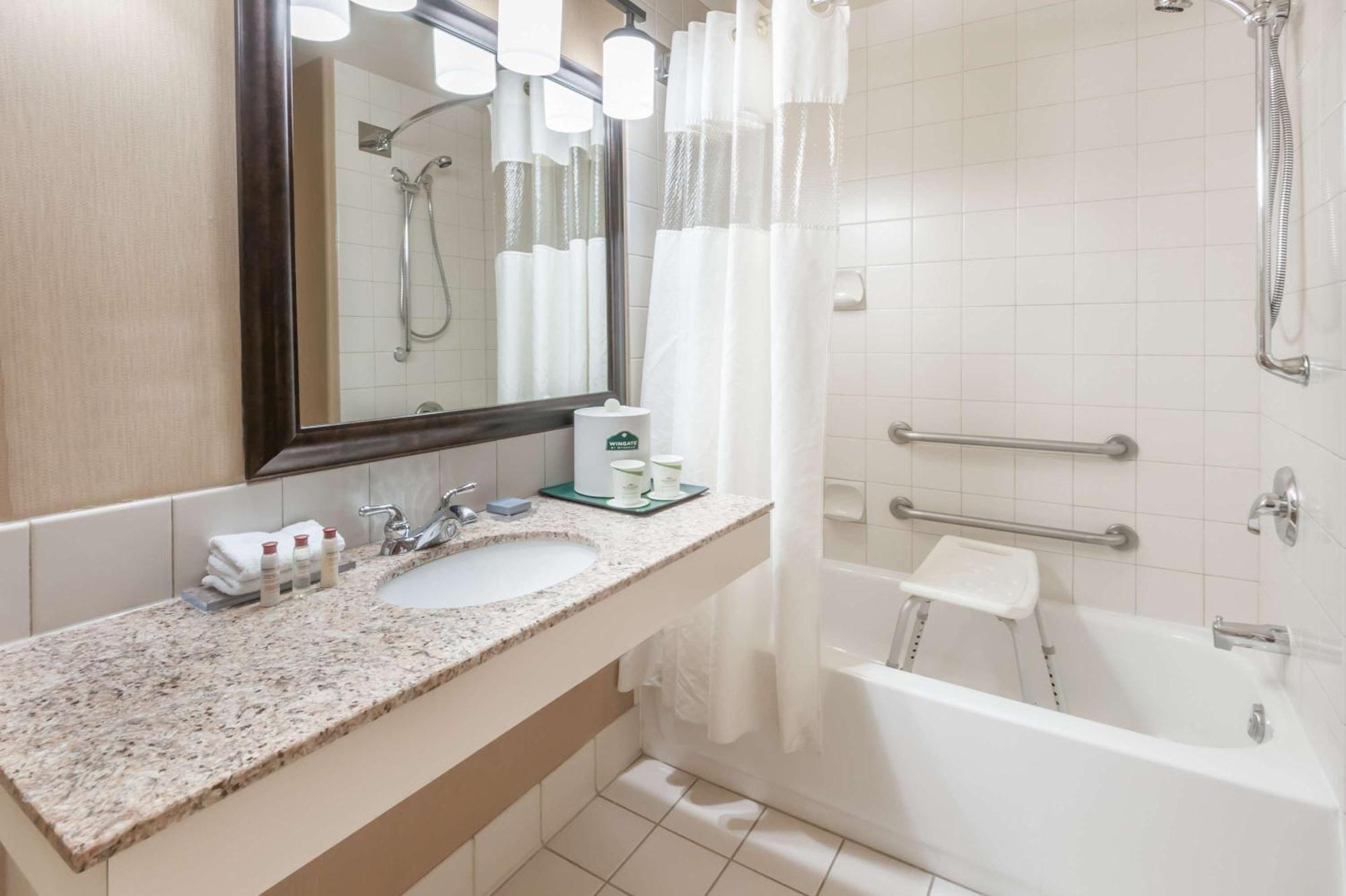 Hotel Wingate By Wyndham - Edmonton West Esterno foto